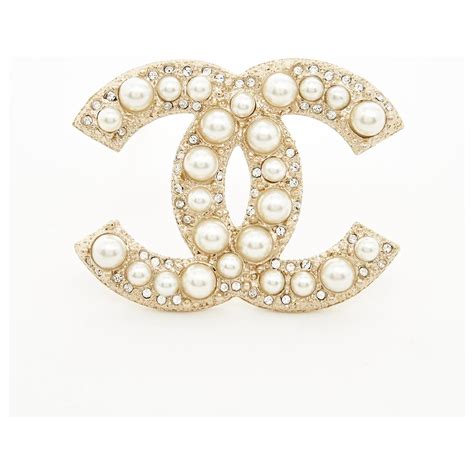 chanel brosche perlen|Chanel brooches near me.